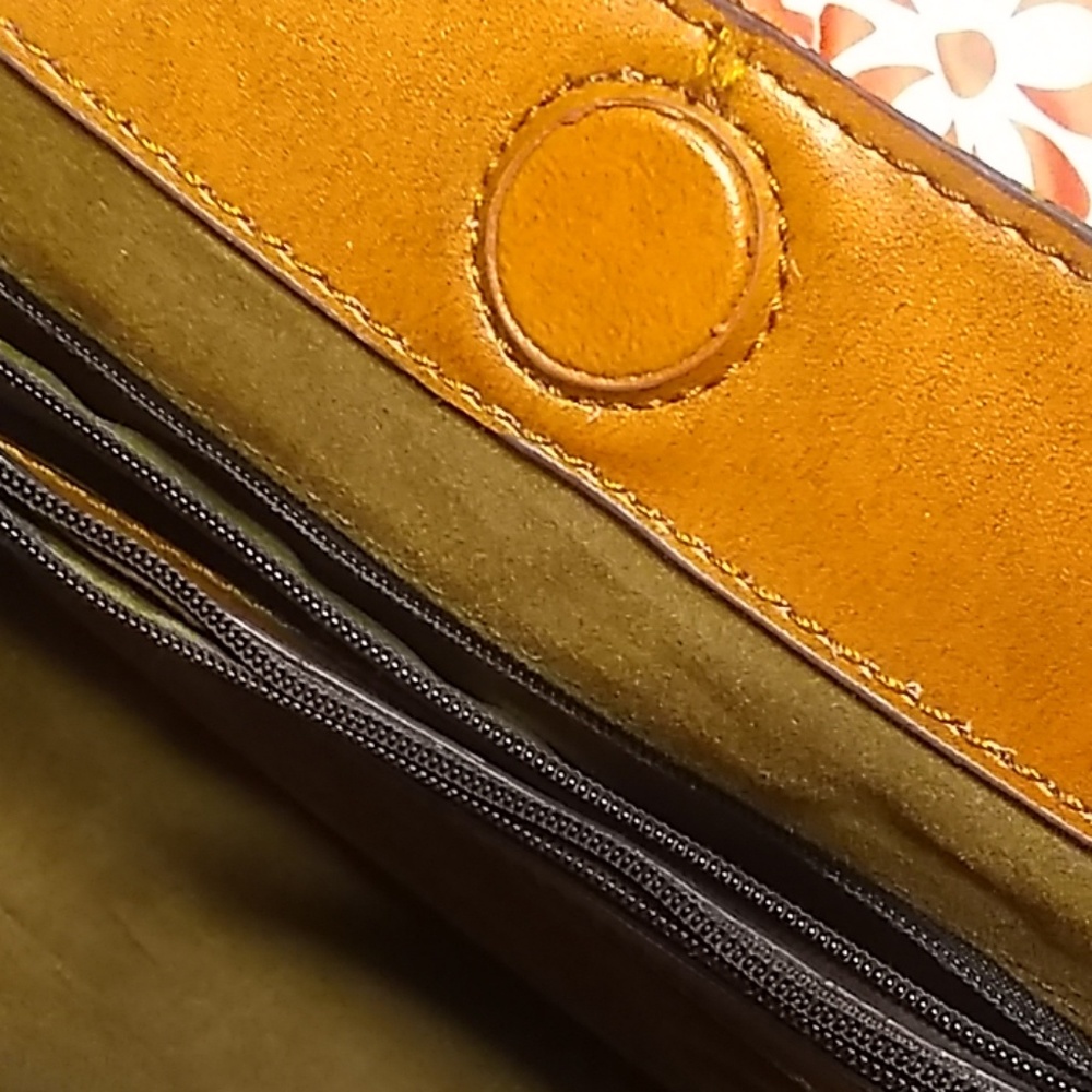 Purse - Picture 6 of 7